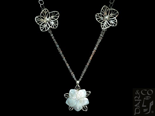 collar-flores-madreperla