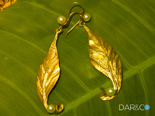 aretes hojas y perlas oro