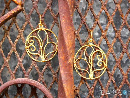 ARETES EN PLATA 925 Y BAÑO ORO DE 22 KTS.
